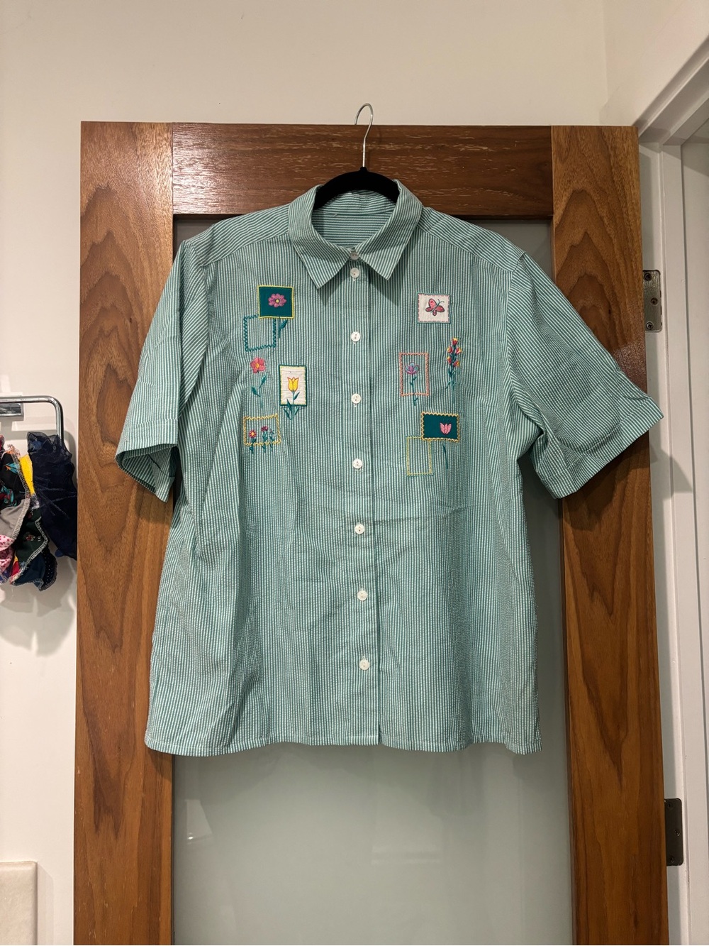 Vintage Mint Green Short-Sleeve Button-Down Shirt with Embroidered Motifs